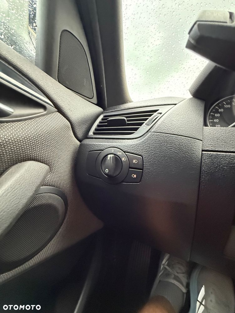 BMW X1 sDrive20d - 12