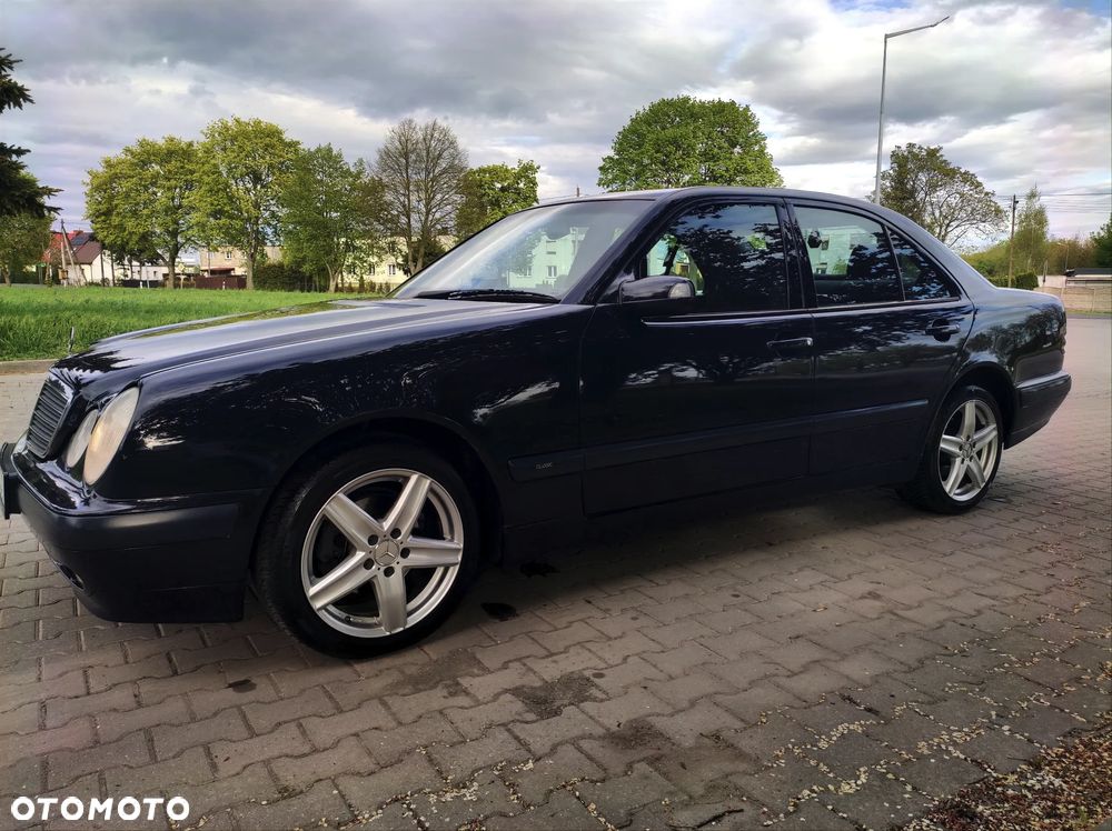 Mercedes-Benz Klasa E 200 Kompressor Classic - 5