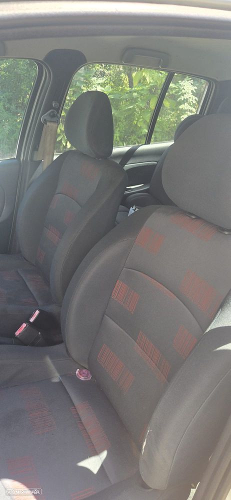 Renault Clio 1.2 16V Billabong QuickS - 8