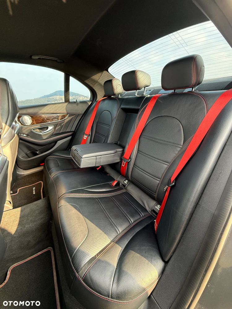 Mercedes-Benz Klasa C AMG 43 4-Matic - 12