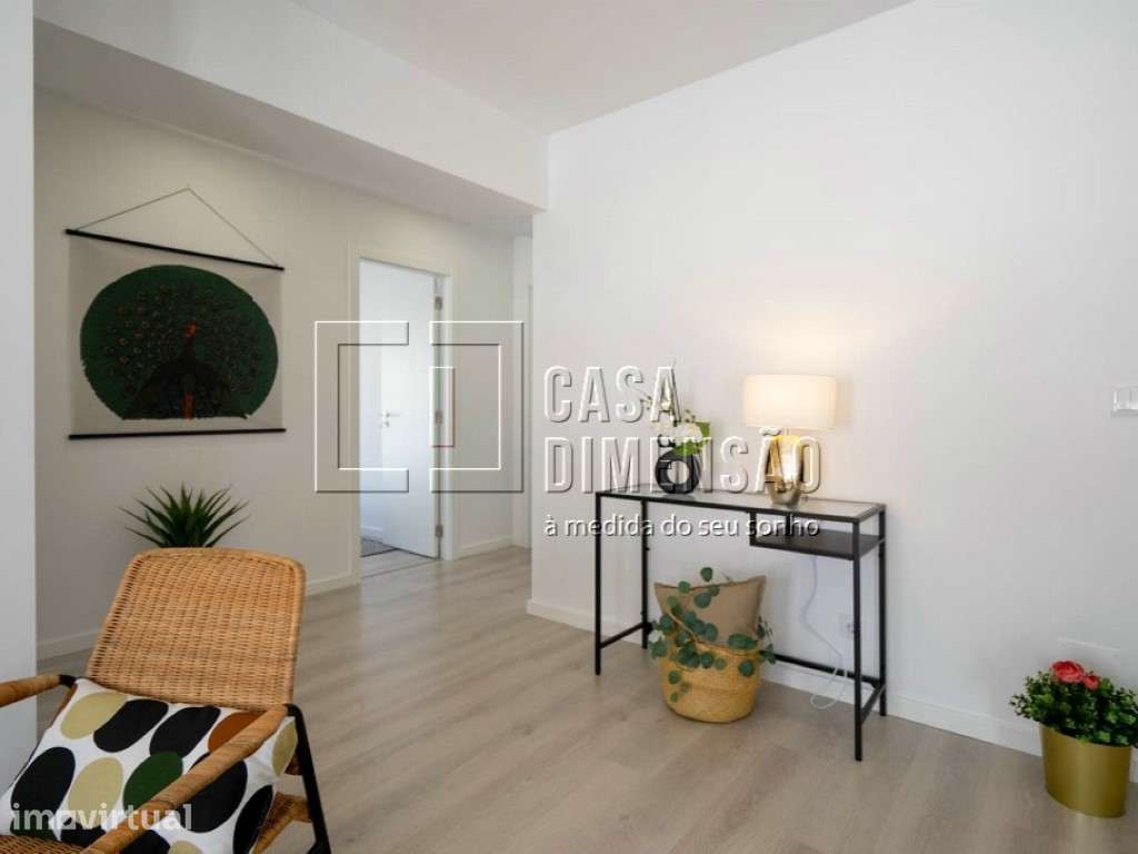 Apartamento de tipologia T3, mobilado e equipado em Benfica!! - Grande imagem: 2/35