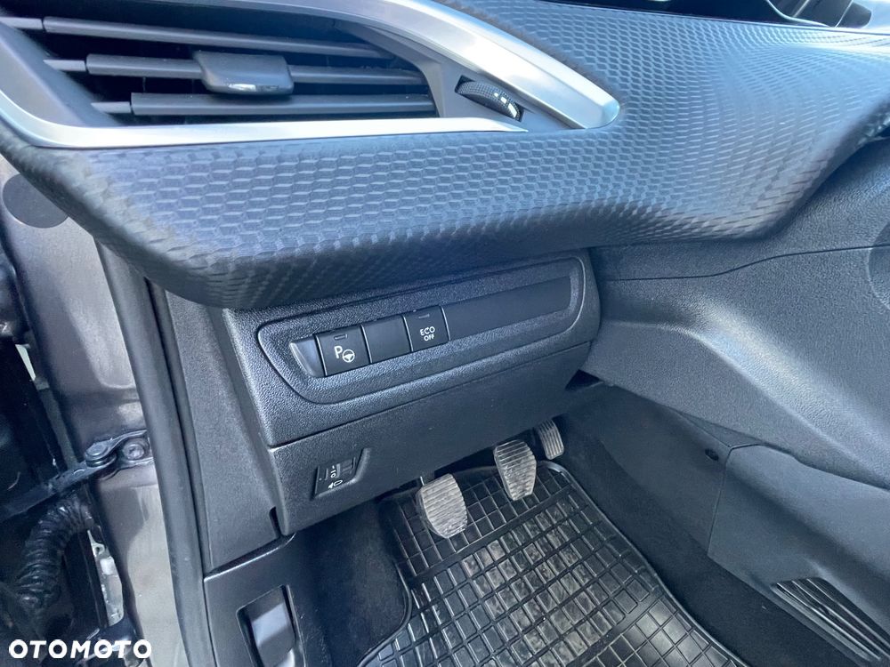 Peugeot 208 PureTech 110 Stop & Start Tech Edition - 11