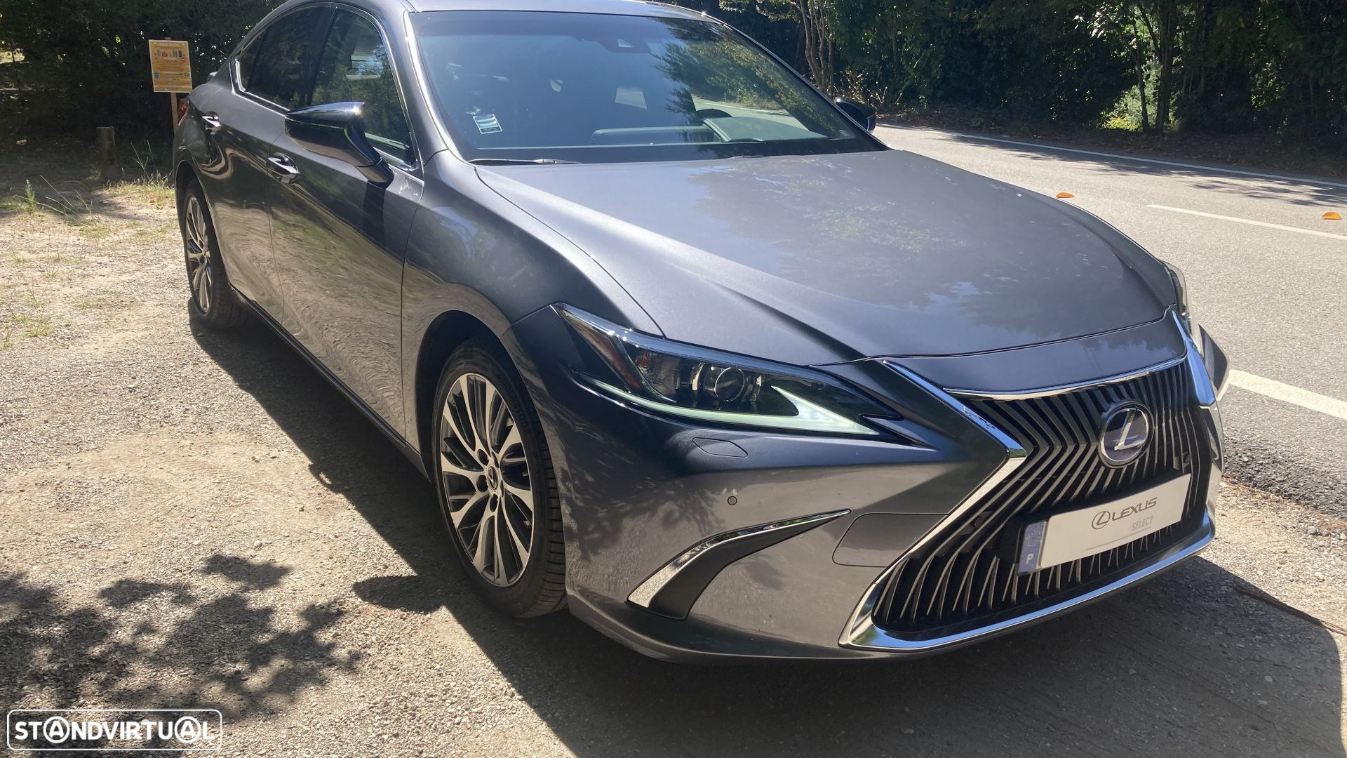 Lexus ES 300h Special Edition - 8
