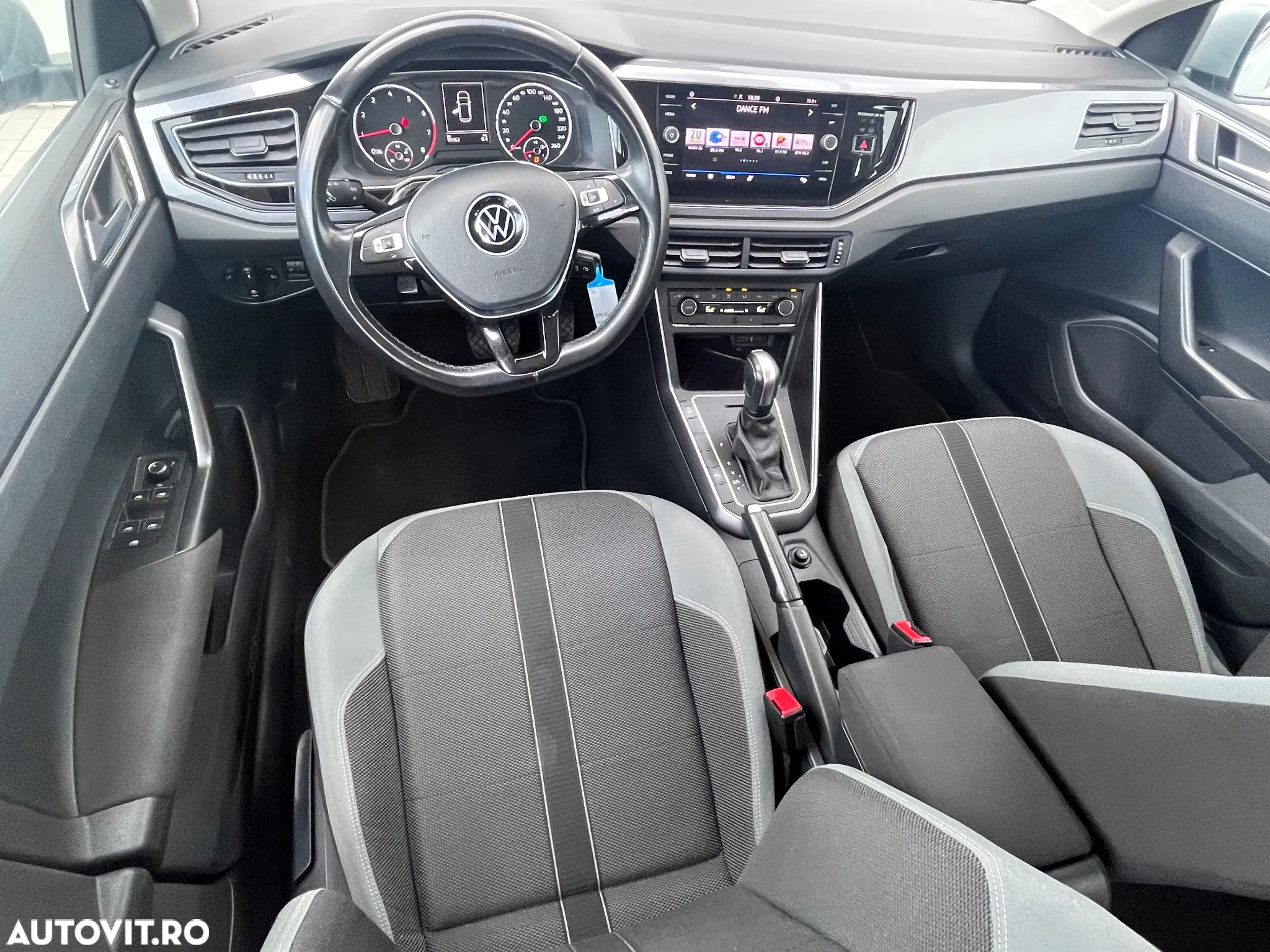 Volkswagen Polo 1.0 TSI DSG Style - 9