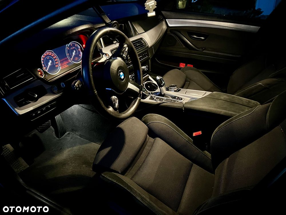 BMW Seria 5 520d - 24