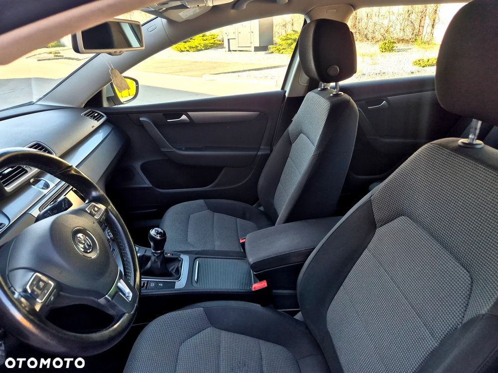 Volkswagen Passat 1.6 TDI BlueMotion Technology Comfortline - 16