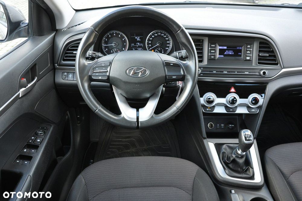 Hyundai Elantra - 20