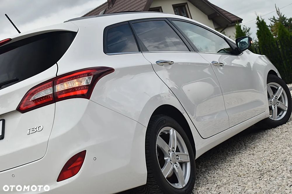 Hyundai i30 1.6 D Premium - 34