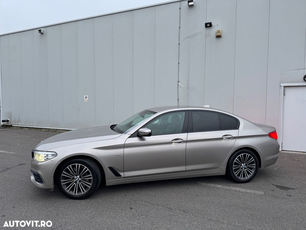 BMW Seria 5 530i Aut. Sport Line - 17