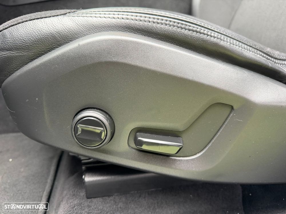 Volvo XC 60 2.0 D4 Momentum Geartronic - 14