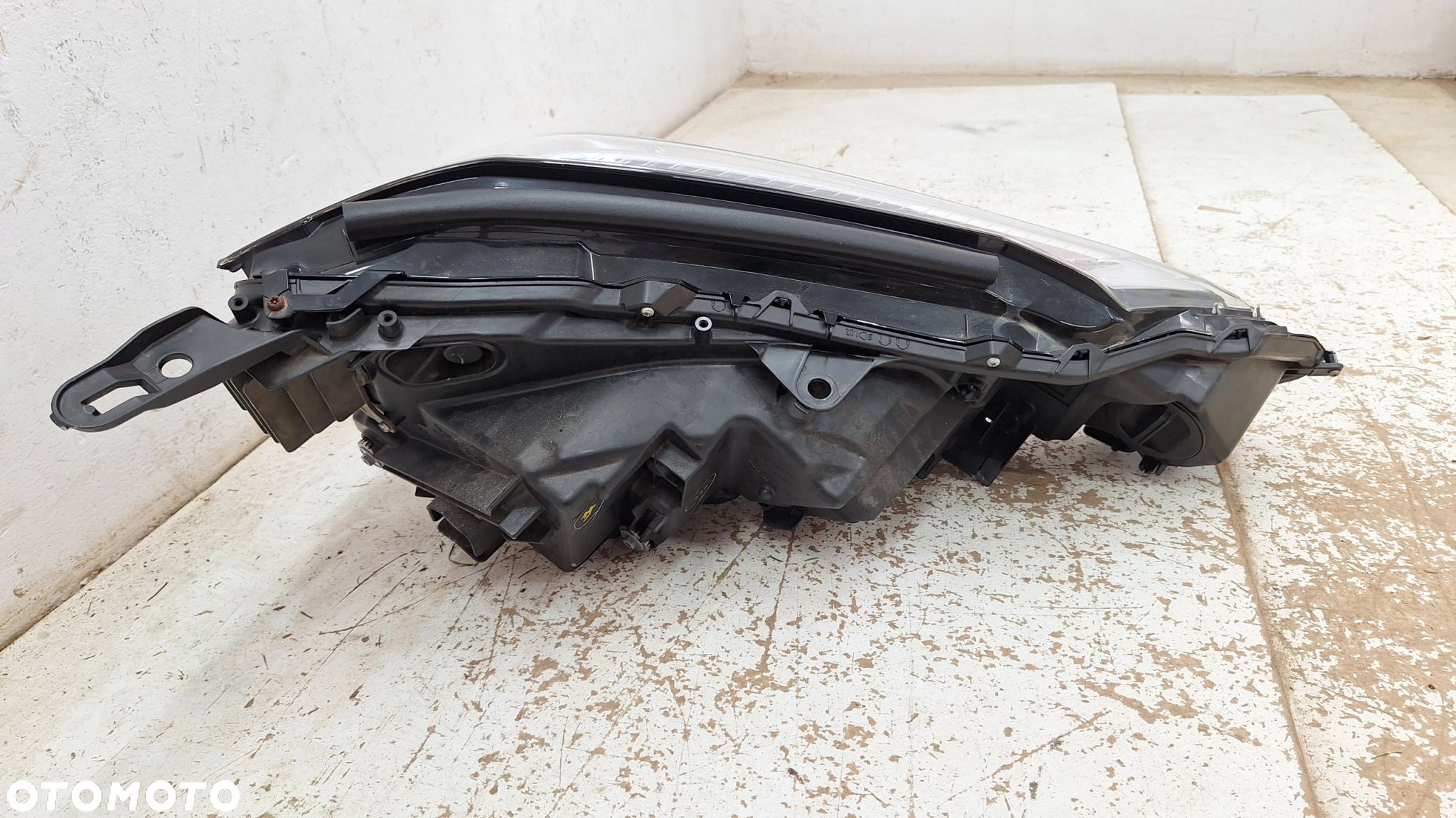 LAMPA LEWA PRZÓD FULL LED LEXUS UX DEMONTAŻ - 5