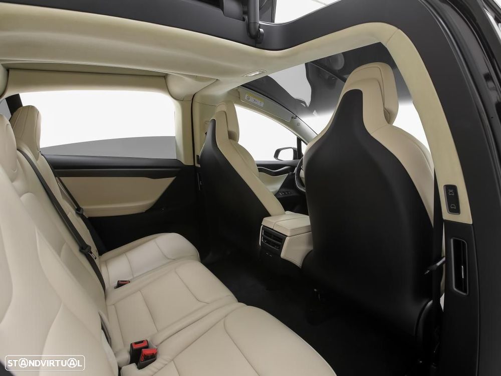 Tesla Model X 75D AWD - 11