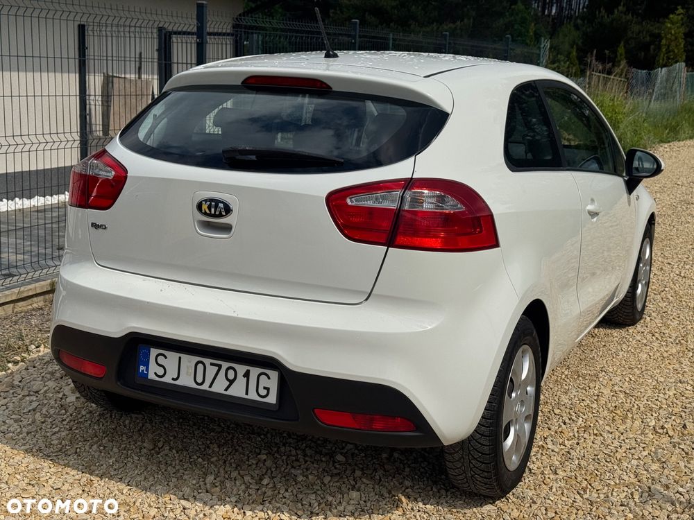 Kia Rio 1.2 Dream Team Edition - 11