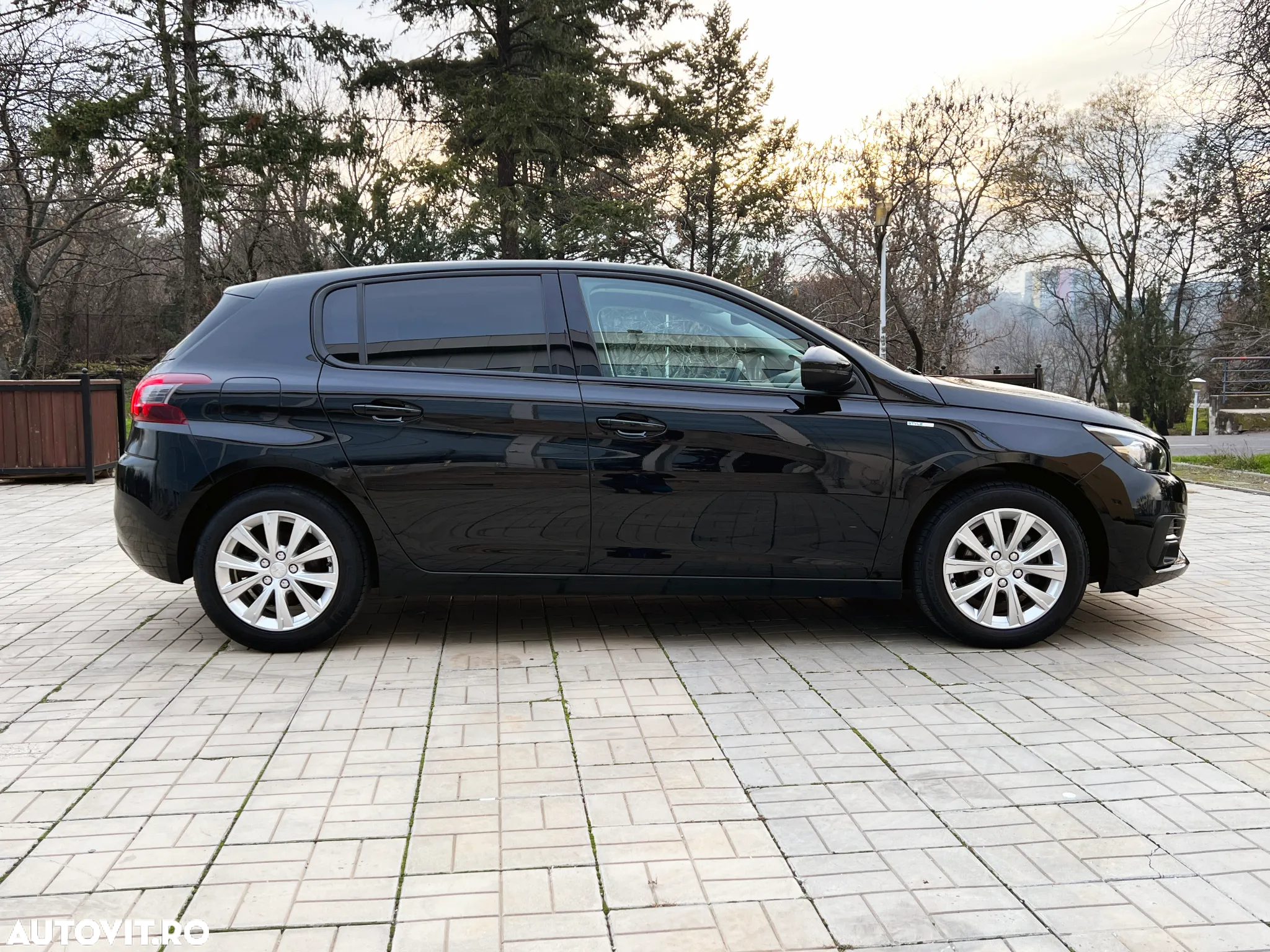Peugeot 308 PureTech 110 Stop & Start Style - 11