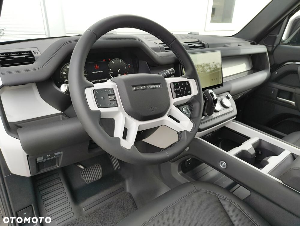 Land Rover Defender - 10