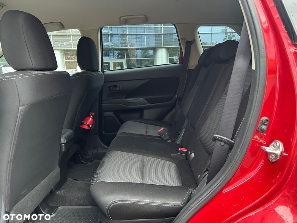 Mitsubishi Outlander - 17