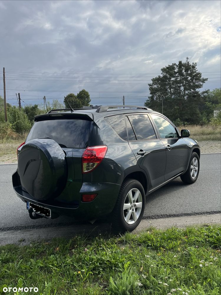 Toyota RAV4 - 4