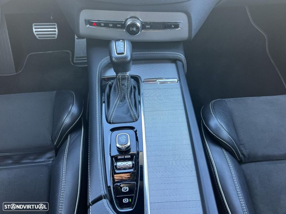 Volvo XC 90 2.0 D4 R-Design - 17