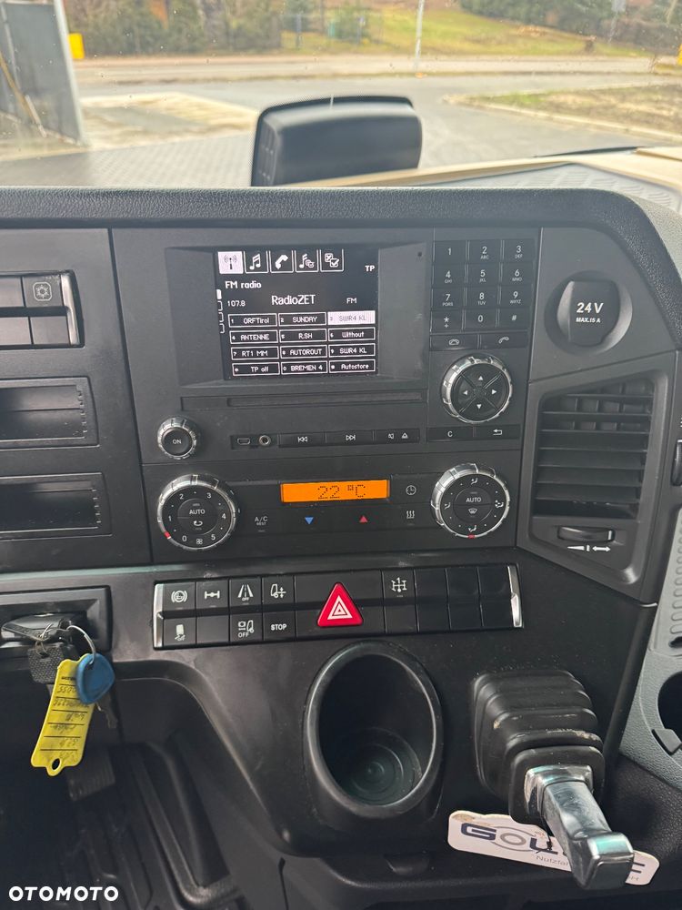 Mercedes-Benz 1845 opony 80% stan bardzo dobry - 21