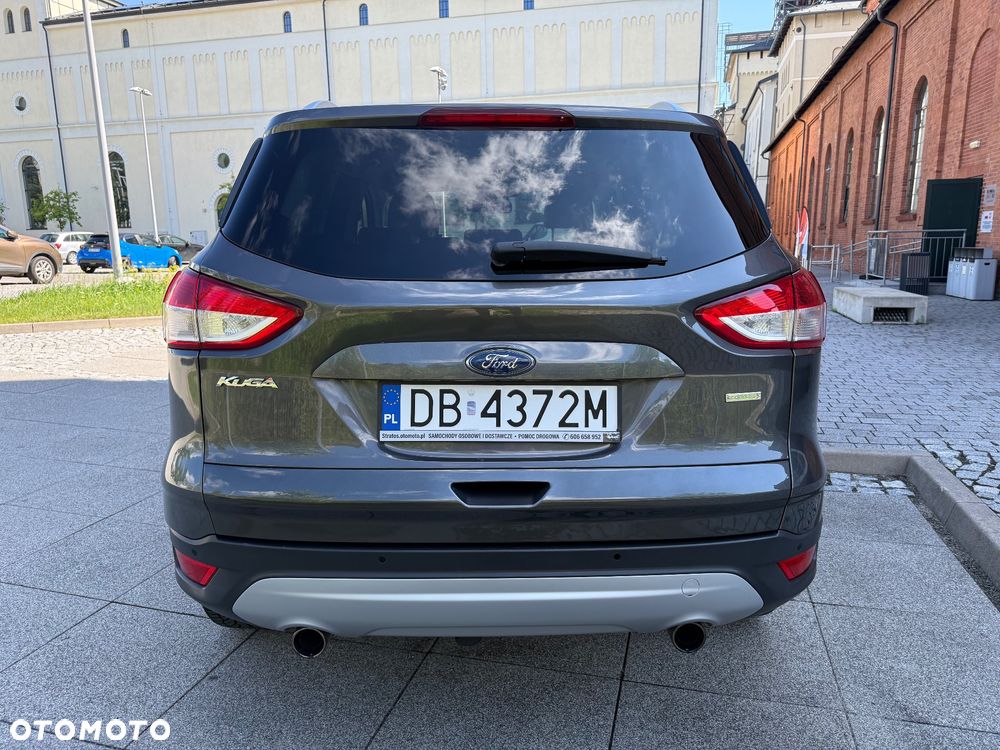 Ford Kuga 1.5 EcoBoost 2x4 Titanium - 6