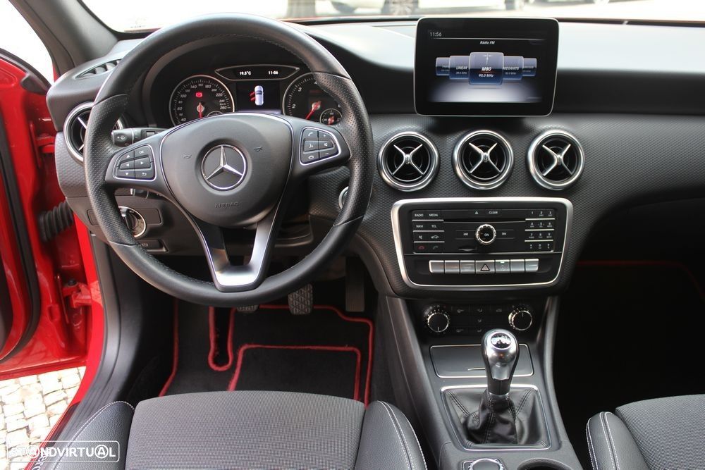 Mercedes-Benz A 180 d AMG Line - 15