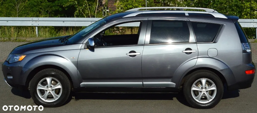 Mitsubishi Outlander - 11