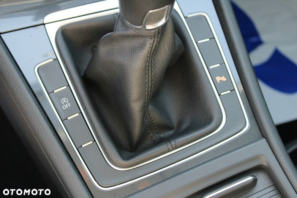 Volkswagen Golf - 26