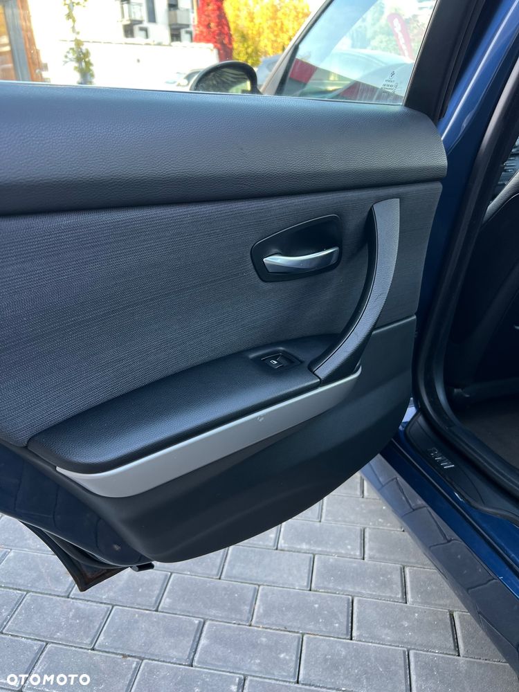 BMW Seria 3 330xd - 26