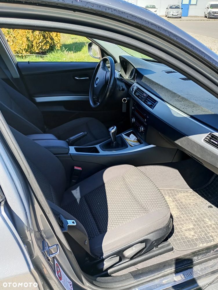BMW Seria 3 318i Edition Sport - 15