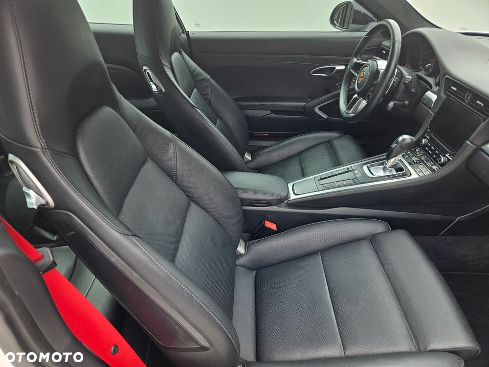 Porsche 911 Carrera 4S PDK - 7