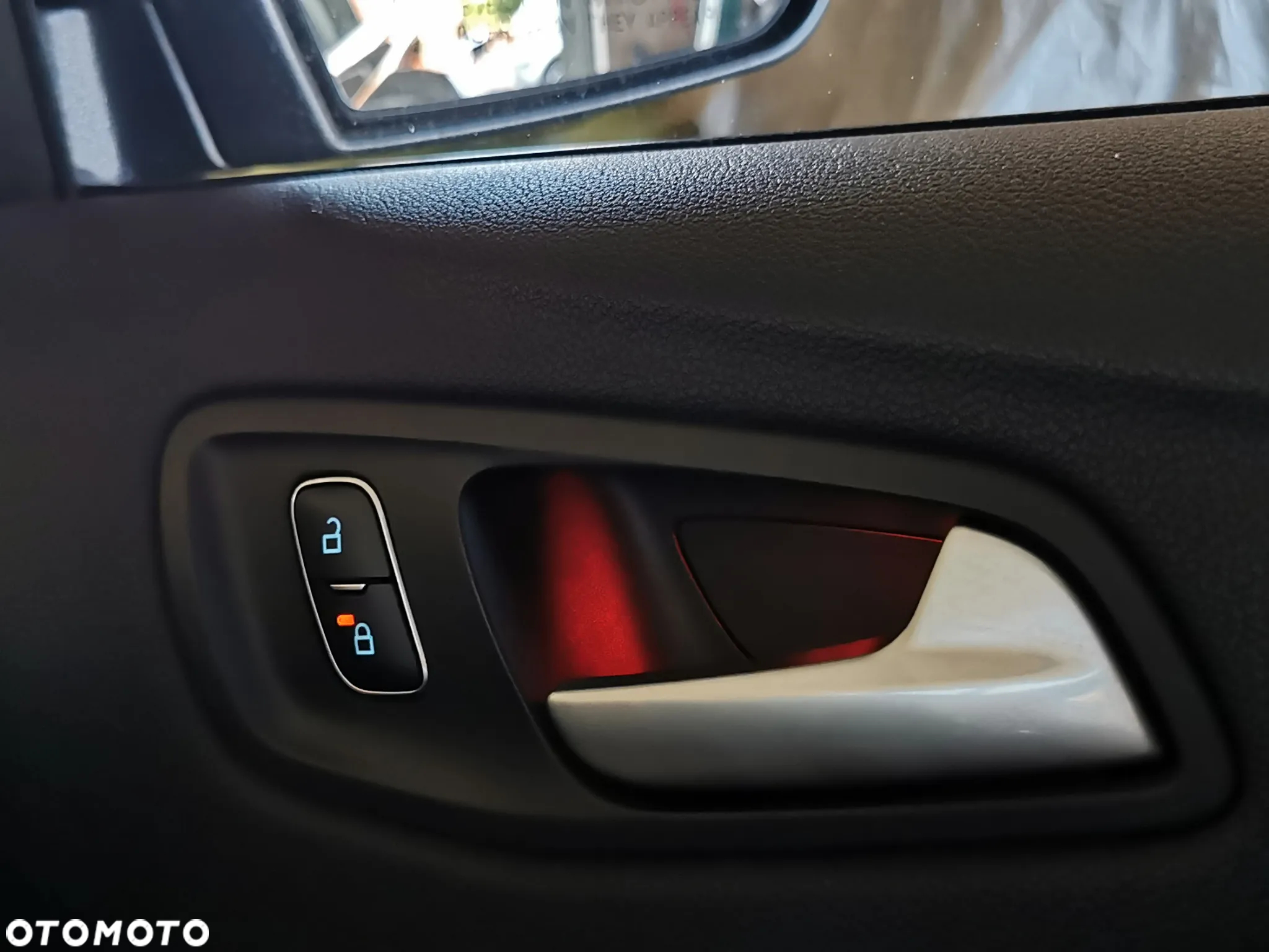 Ford Escape 2.0 EcoBoost AWD Titanium - 27