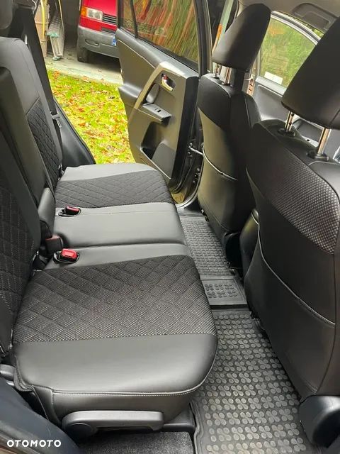 Toyota RAV4 2.0 D-4D Premium - 8