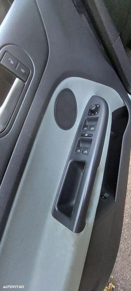 Volkswagen Golf Plus - 11