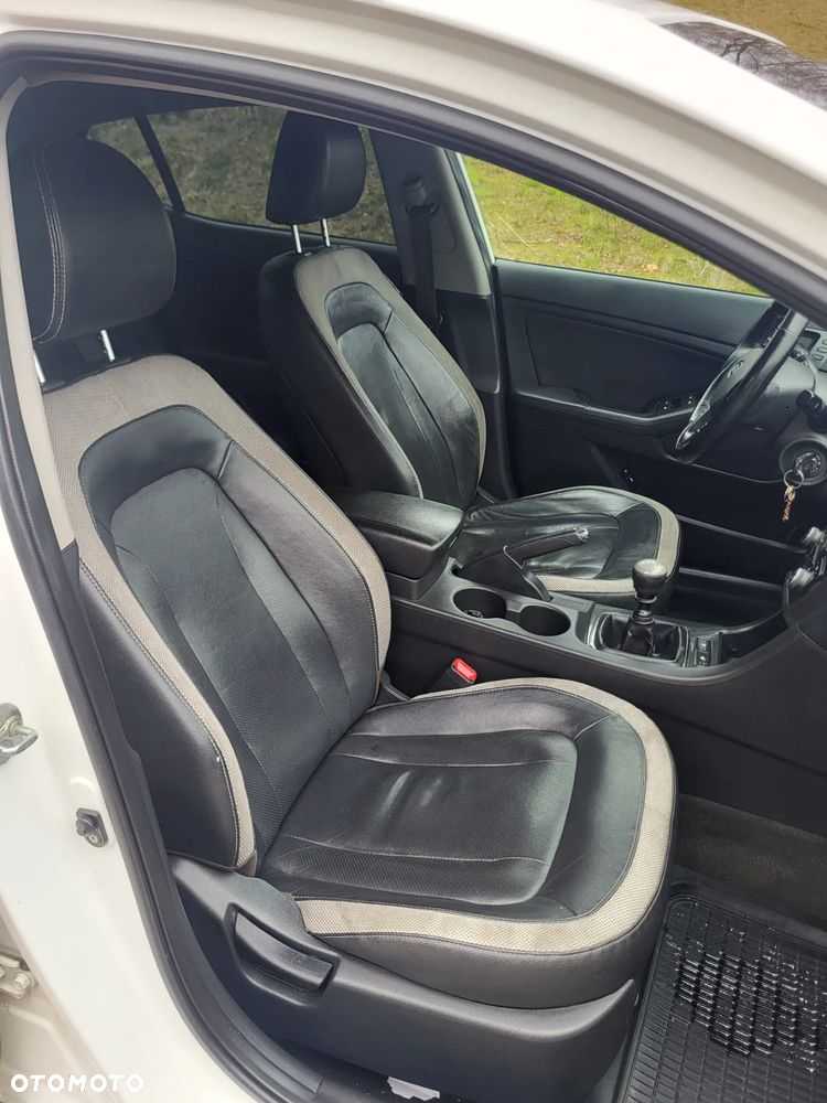 Kia Optima 1.7 CRDi L - 12