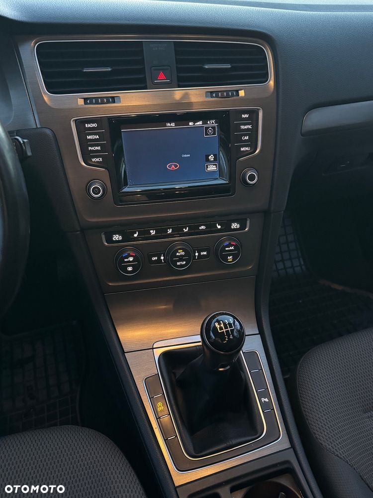 Volkswagen Golf 1.6 TDI Comfortline - 20