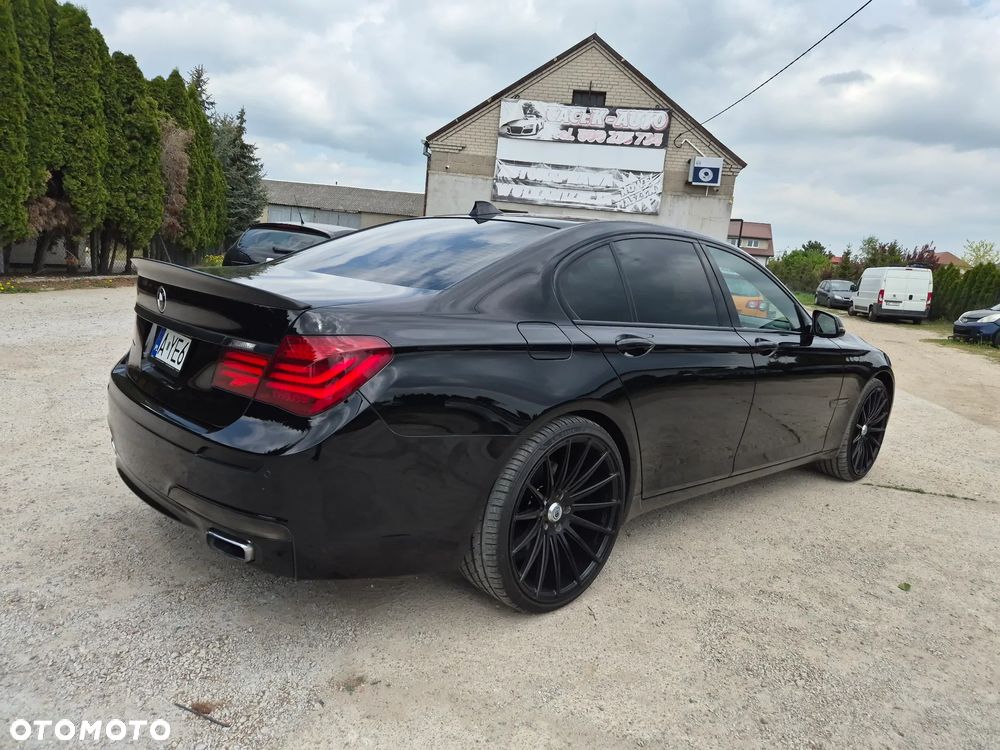 BMW Seria 7 740i - 27