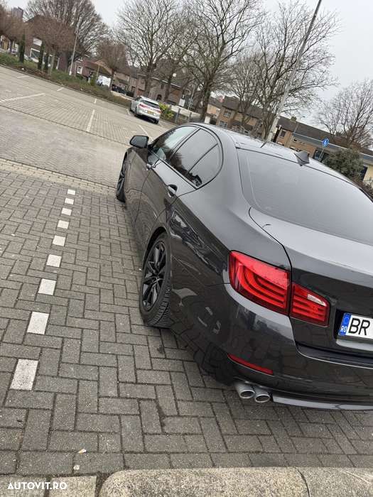 BMW Seria 5 525d xDrive - 9