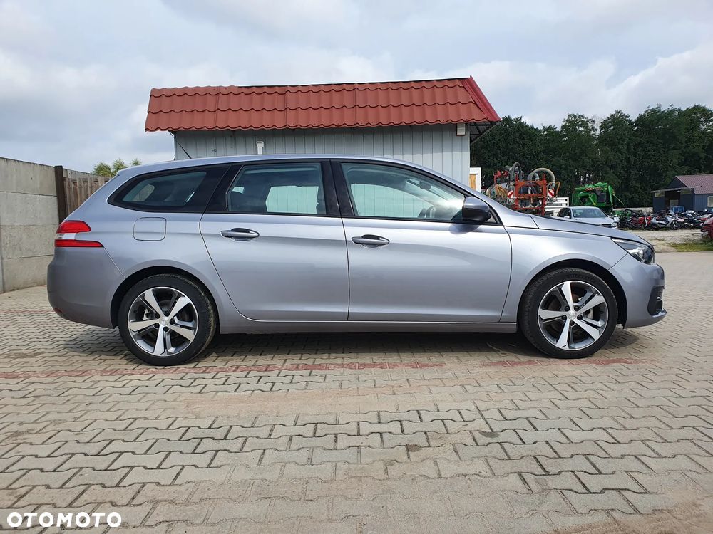 Peugeot 308 1.2 PureTech GPF Allure S&S - 5