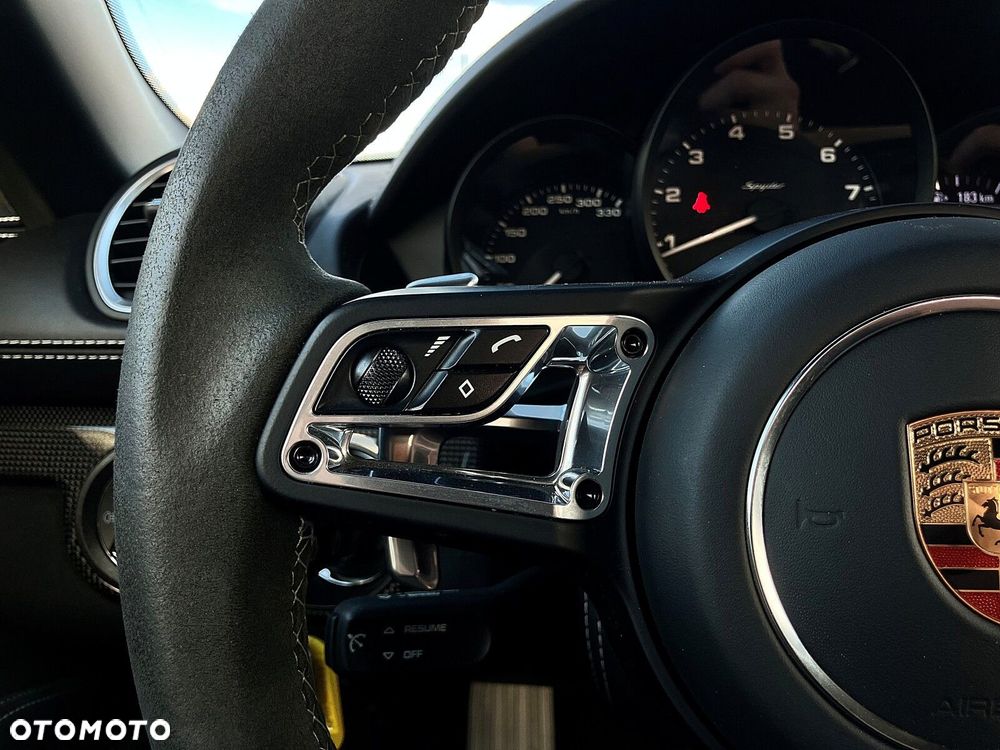 Porsche 718 Spyder - 20