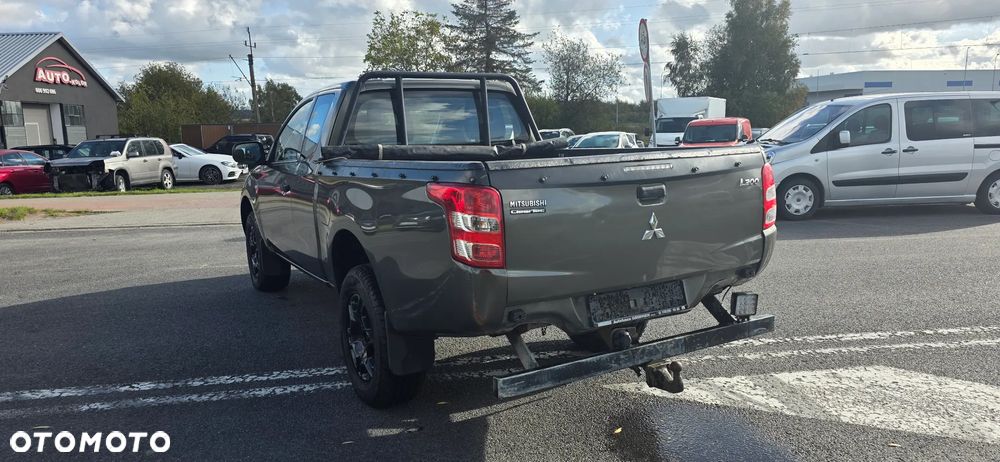 Mitsubishi L200 Pick Up 4x4 S&S Club Cab Basis - 7
