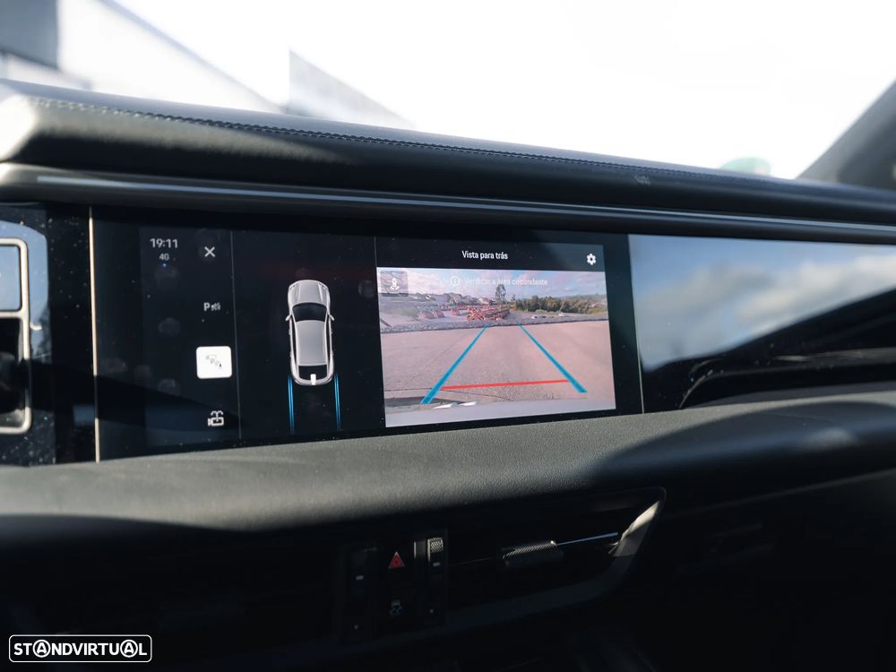 Porsche Macan Electric - 23