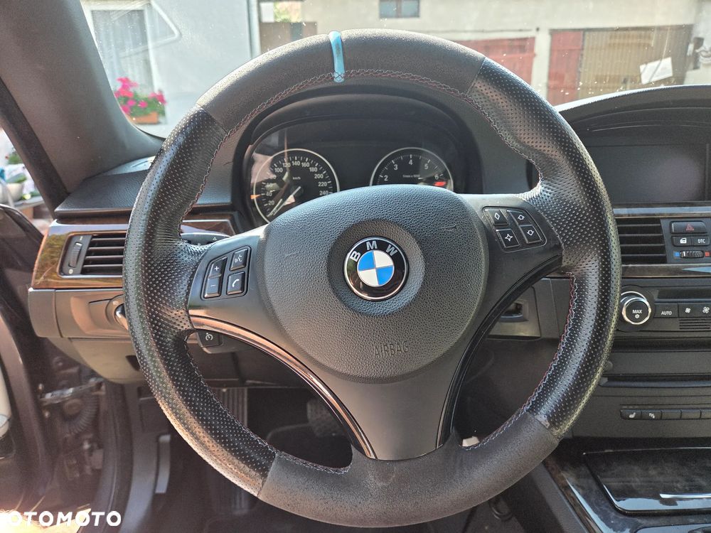 BMW Seria 3 330i - 13