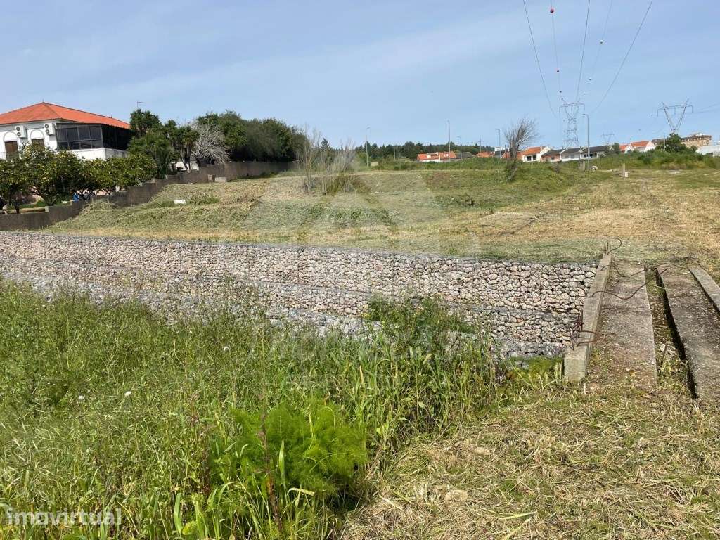 Terreno para prédio com 3 pisos na Quinta dos Mogos II, Vialonga - Grande imagem: 2/8