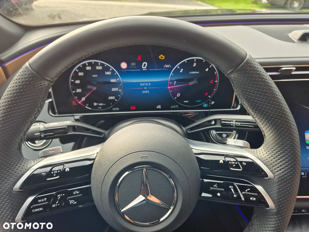 Mercedes-Benz Klasa E 220 d 4-Matic AMG/Avantgarde - 27