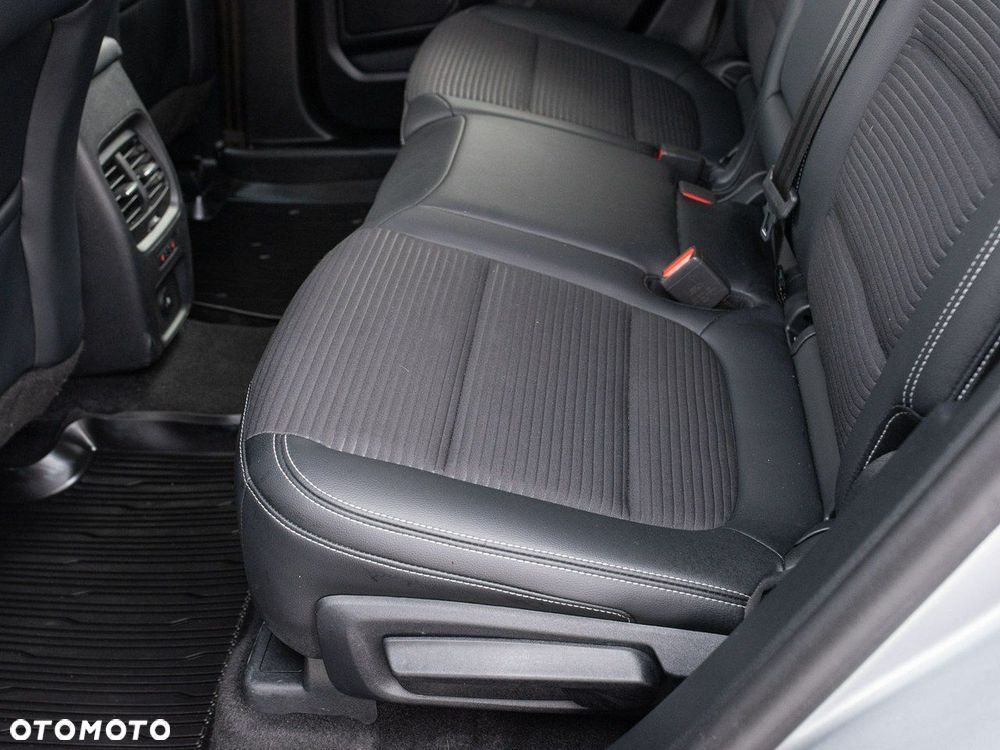 Ford Kuga 2.5 FHEV FWD Titanium - 29