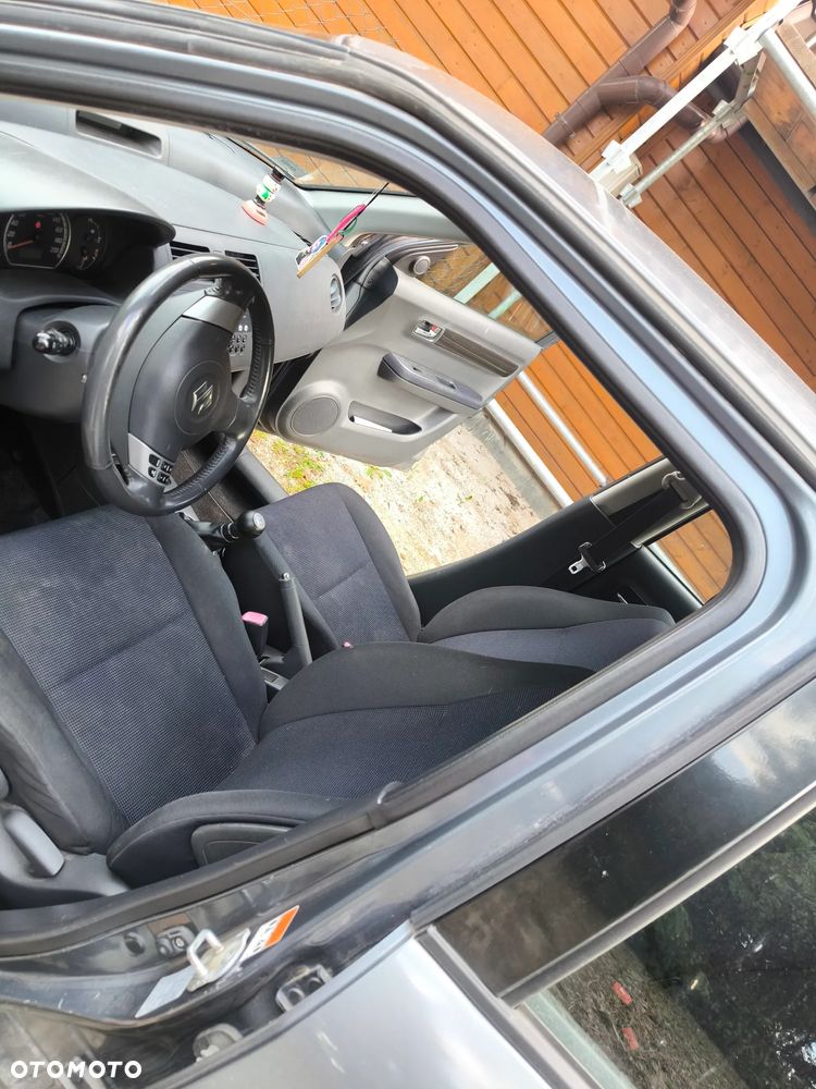 Suzuki Swift - 8