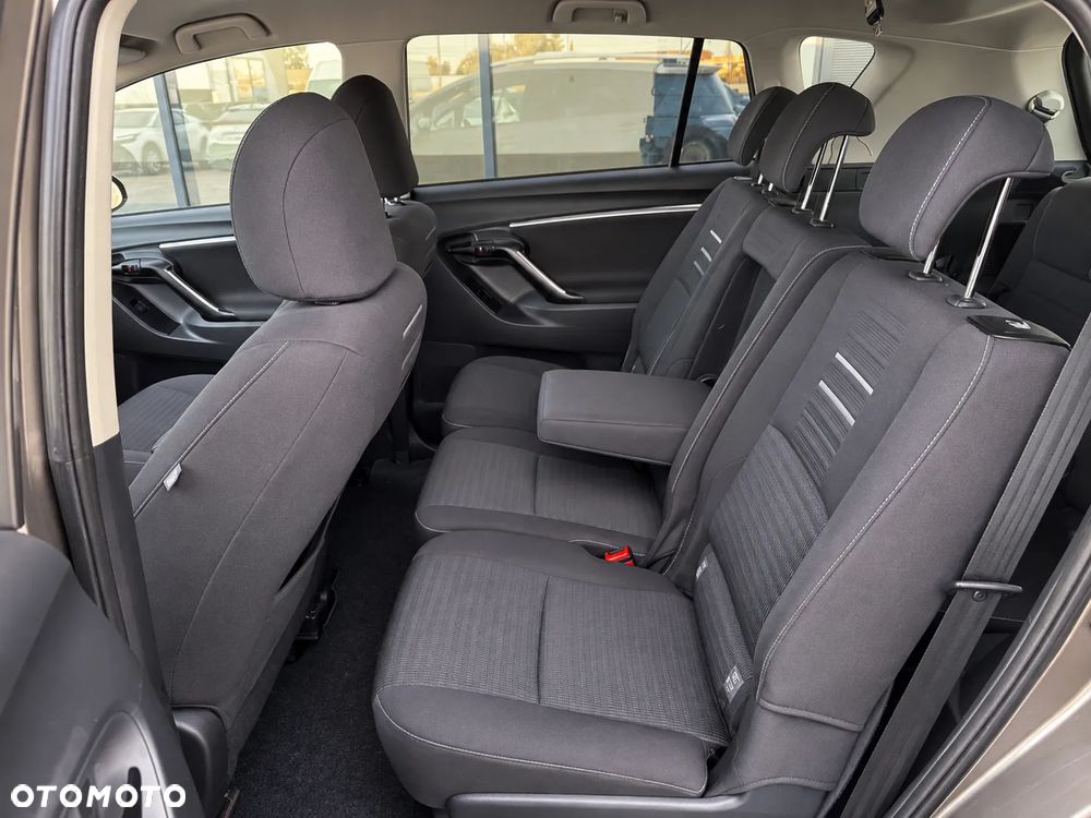 Toyota Verso 1.8 Business Edition 7os MS - 27