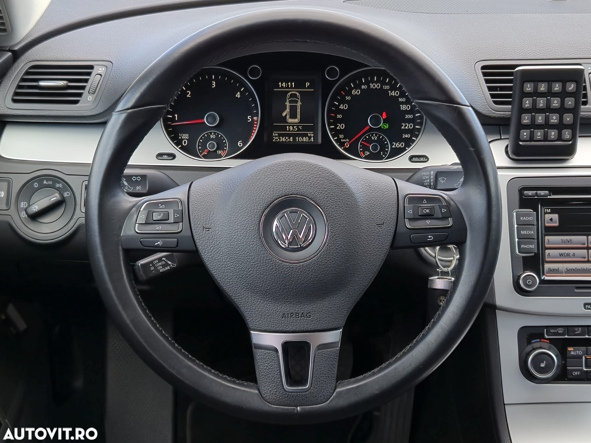 Volkswagen Passat Variant 2.0 TDI Blue TDI DSG Comfortline - 13
