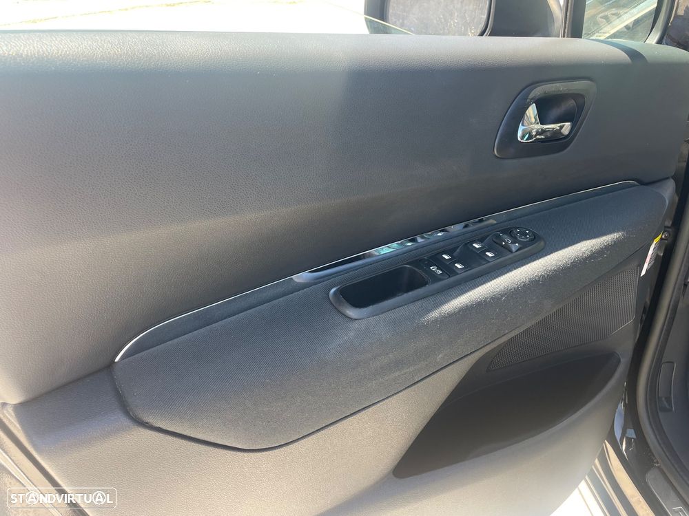 Peugeot 3008 1.6 HDi SE Style - 6