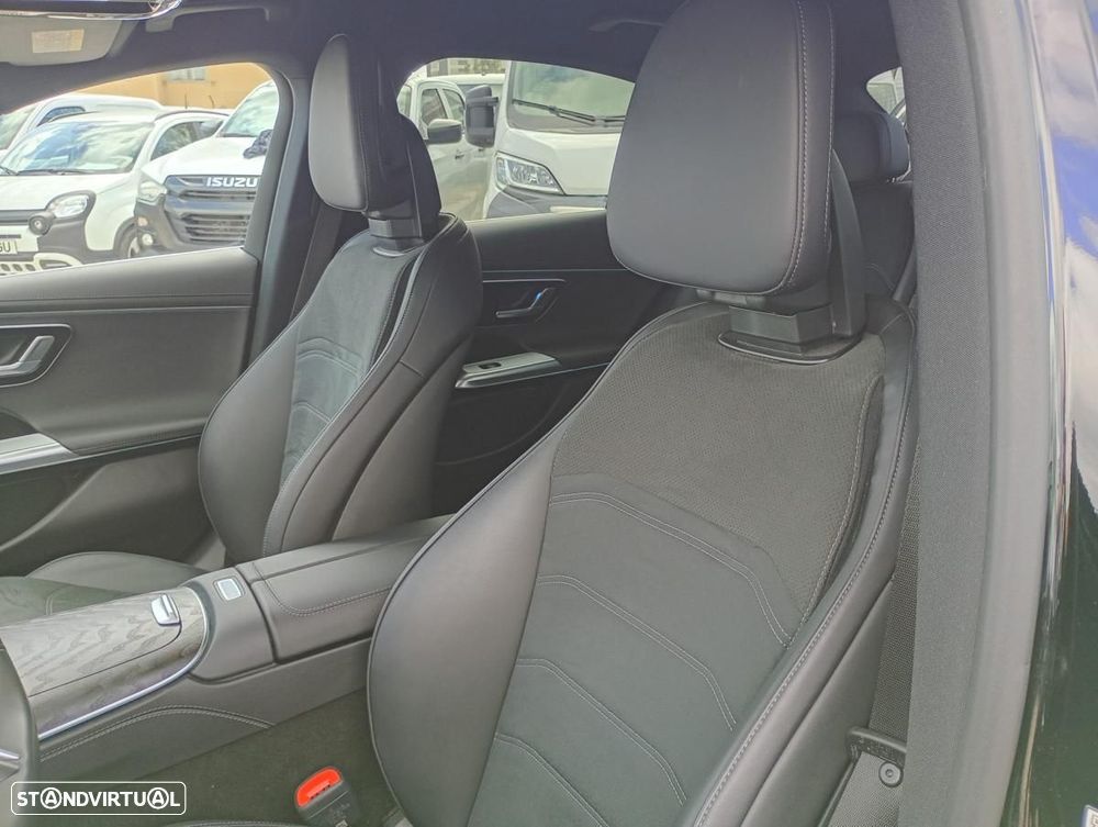 Mercedes-Benz E 300 e AMG Line - 18